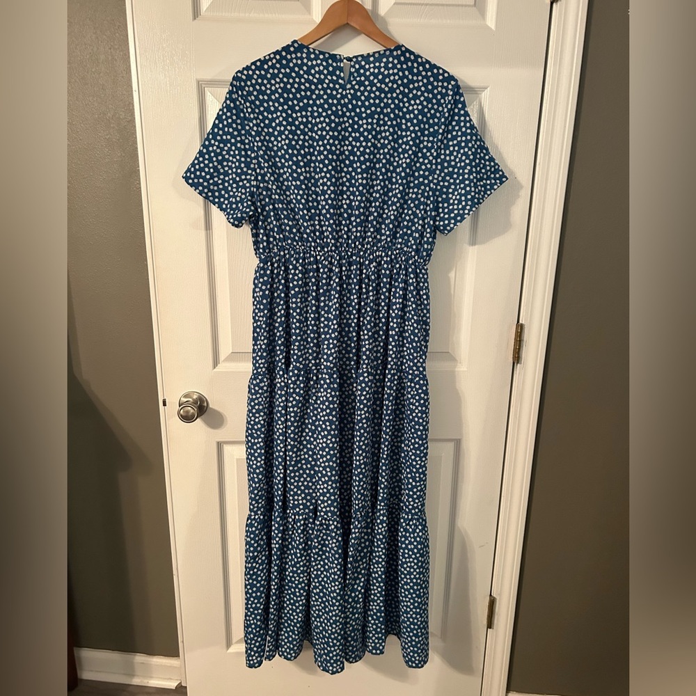 SHEIN Curve Blue Daisy Maxi Dress Size 1X (fits like a Lg 12/14)